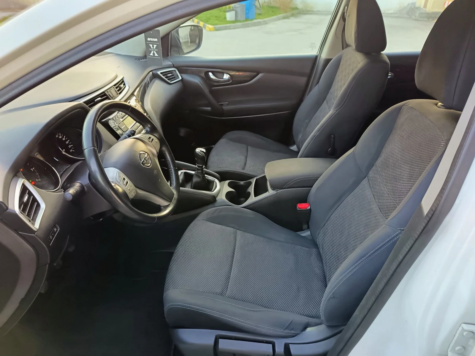 Nissan Qashqai 1.5.110 , снимка 12 - Автомобили и джипове - 53541304