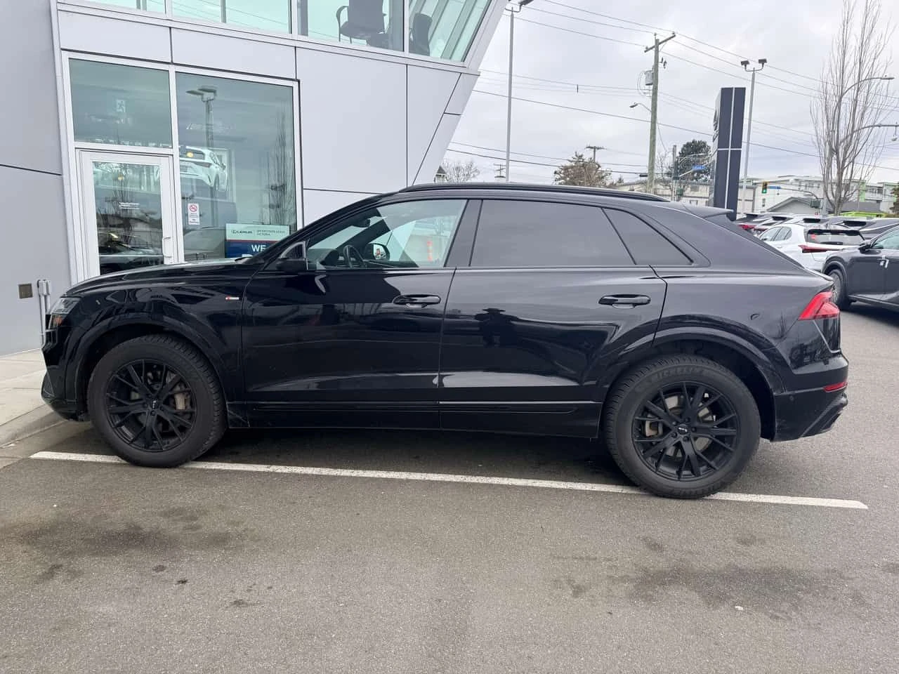 Audi Q8 * Technik * MATRIX* S-line* ОБДУХВАНЕ* , снимка 2 - Автомобили и джипове - 53727225