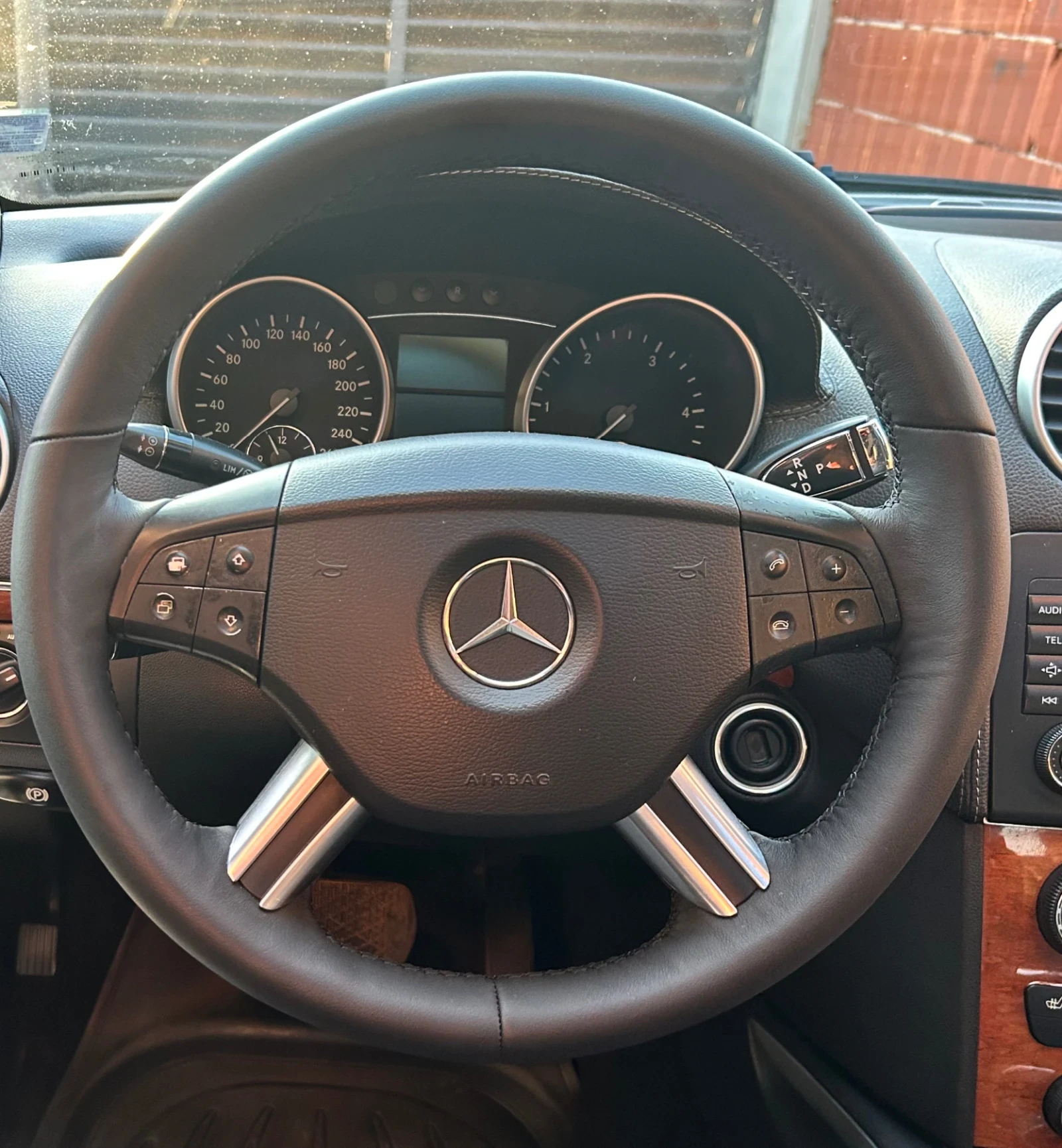 Mercedes-Benz GL 320, снимка 15 - Автомобили и джипове - 53844605