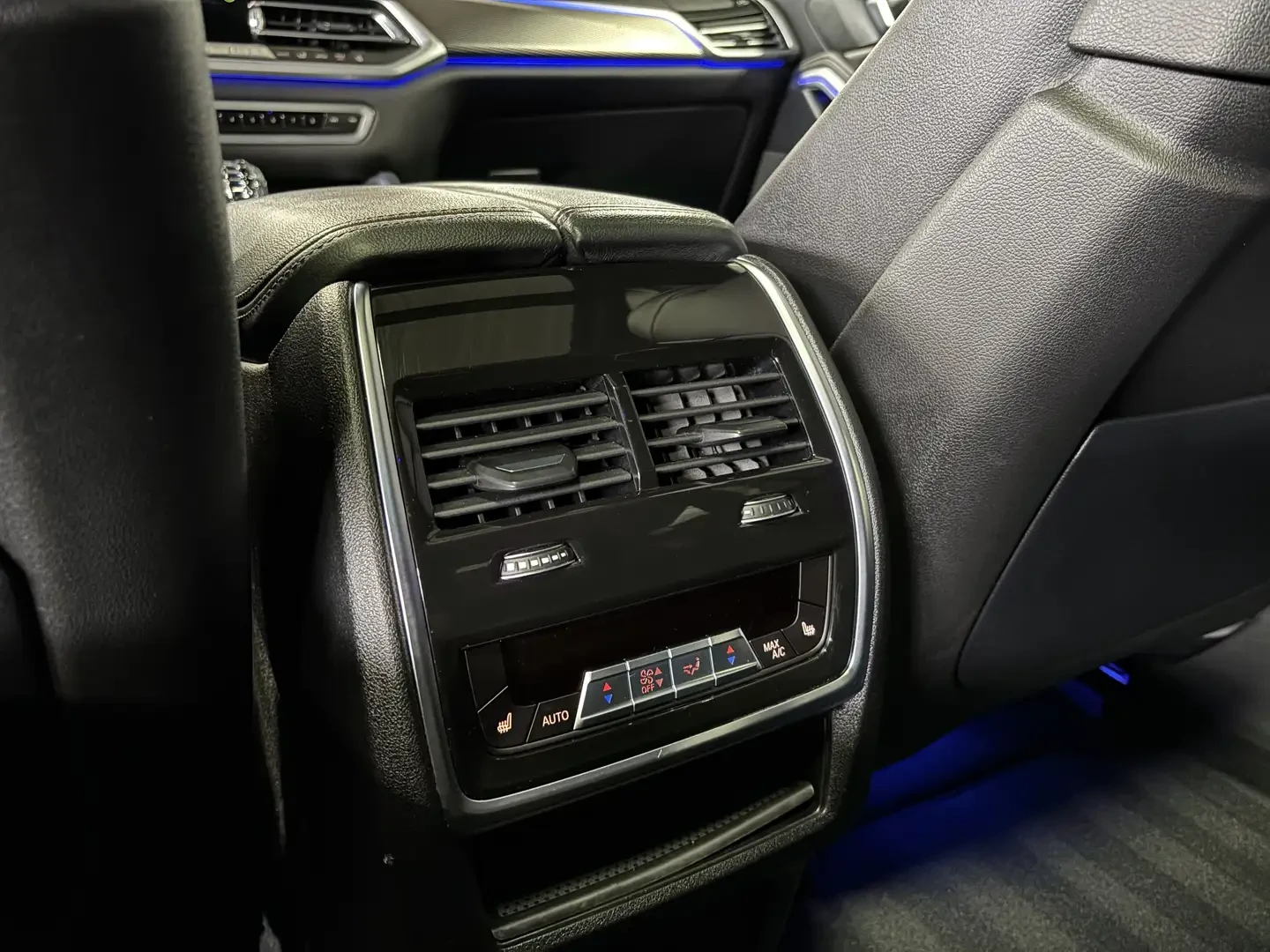 BMW X6 M50i| AWD| MPERFORMANCE, снимка 14 - Автомобили и джипове - 53986731