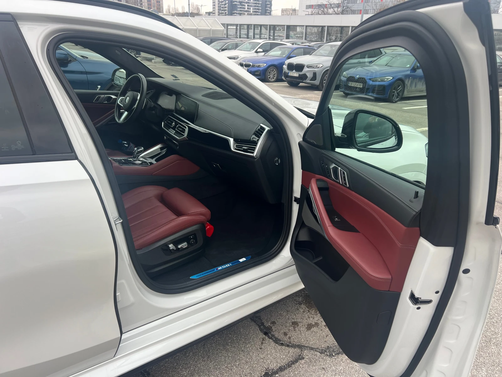 BMW X6 M50i, снимка 9 - Автомобили и джипове - 54032640