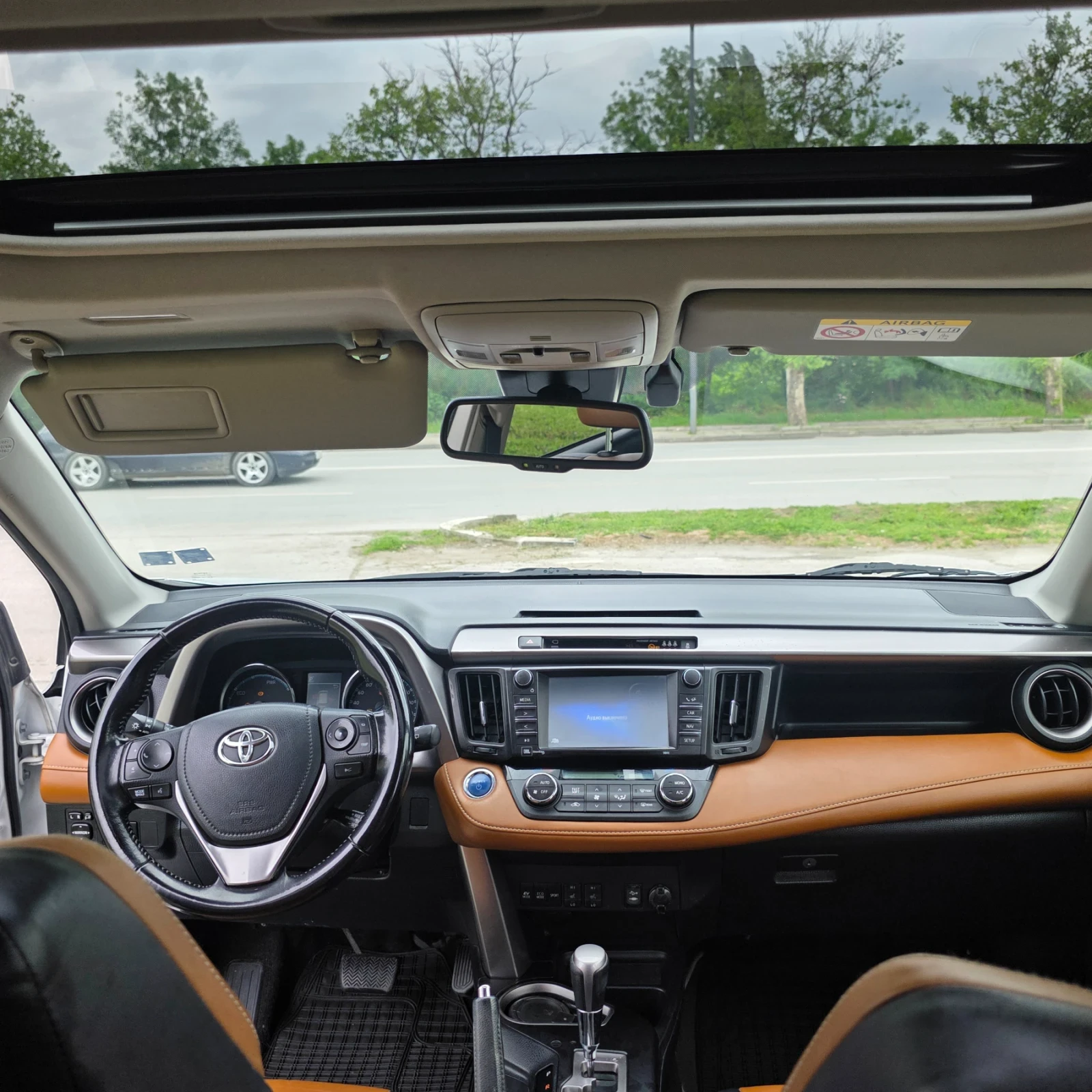 Toyota Rav4 2.5 Hybrid 4x4, снимка 13 - Автомобили и джипове - 54626835