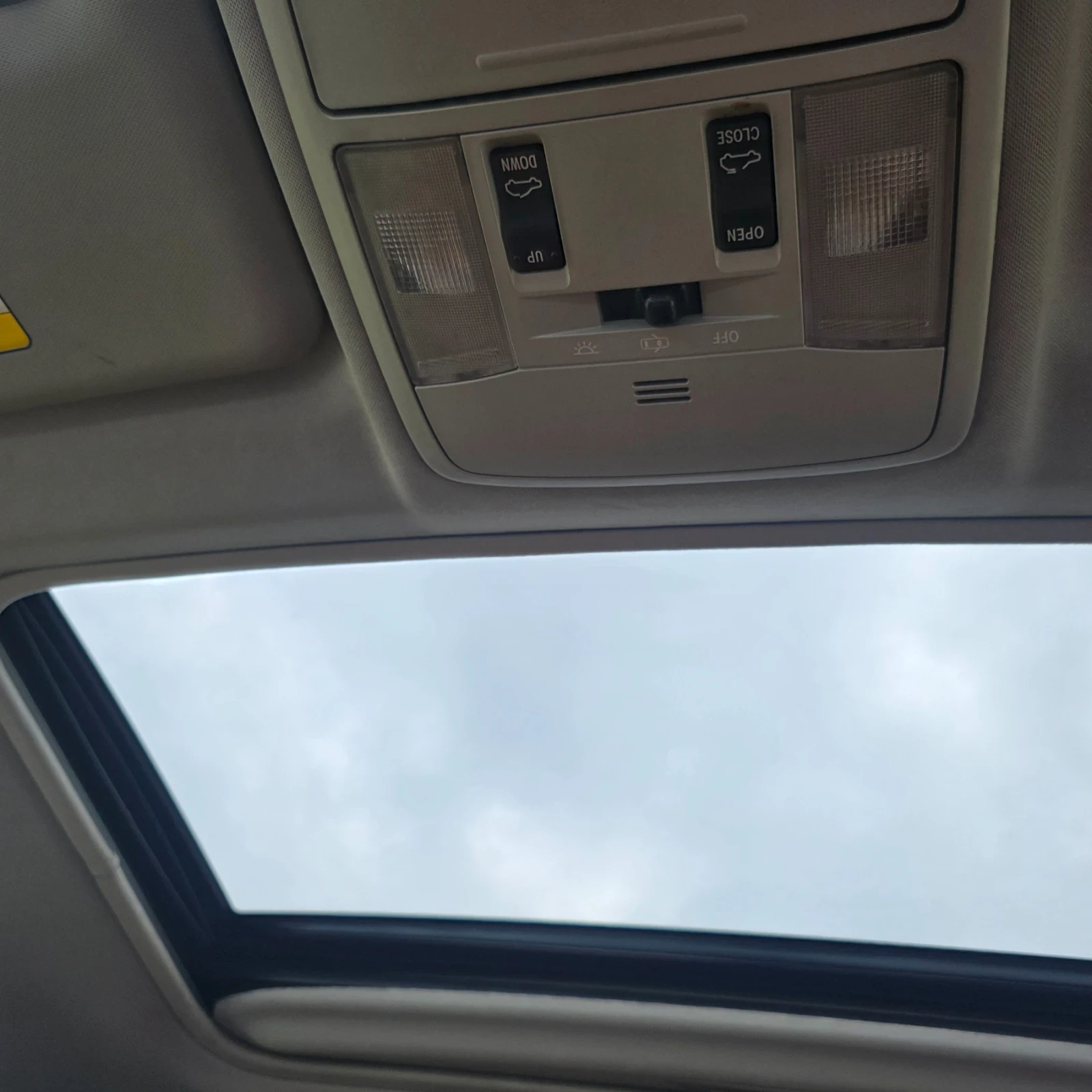 Toyota Rav4 2.5 Hybrid 4x4, снимка 10 - Автомобили и джипове - 54626835