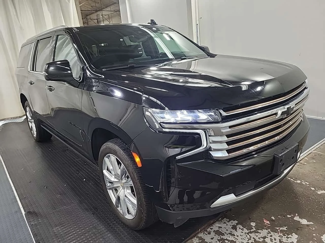 Chevrolet Suburban HIGH COUNTRY| ПОДГРЕВИ| ОБДУХВАНЕ| 2 КЛЮЧА| CARFAX, снимка 2 - Автомобили и джипове - 54784015