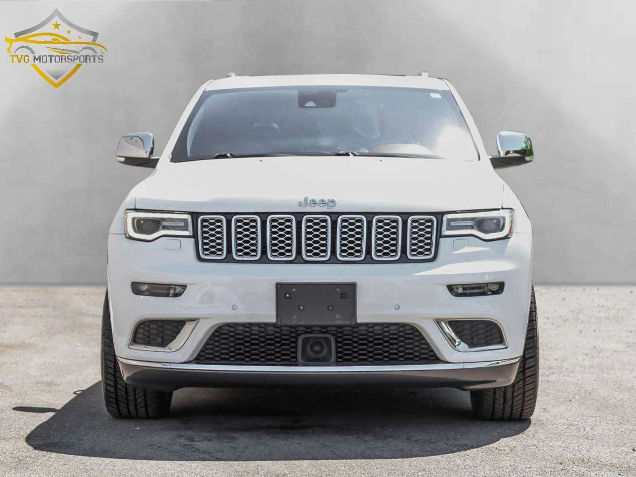 Jeep Grand cherokee Summit 4x4 - Loaded with LOW KMS! CLEAN CARFAX, снимка 3 - Автомобили и джипове - 54895875