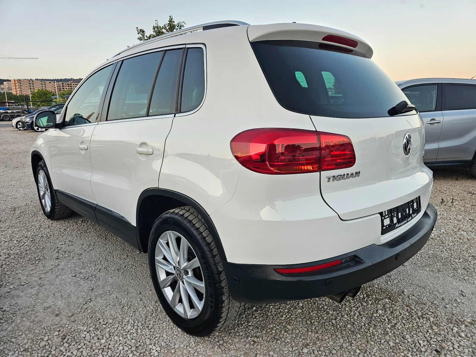 VW Tiguan 2.0TDI, 140к.с., DSG, снимка 6 - Автомобили и джипове - 55055345
