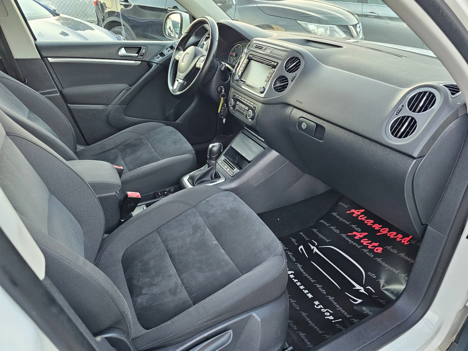 VW Tiguan 2.0TDI, 140к.с., DSG, снимка 9 - Автомобили и джипове - 55055345