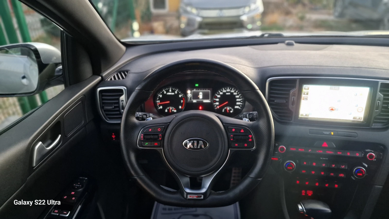 Kia Sportage 1.6 TGDI GT LINE Premium дистроник отдухване, снимка 17 - Автомобили и джипове - 56110275