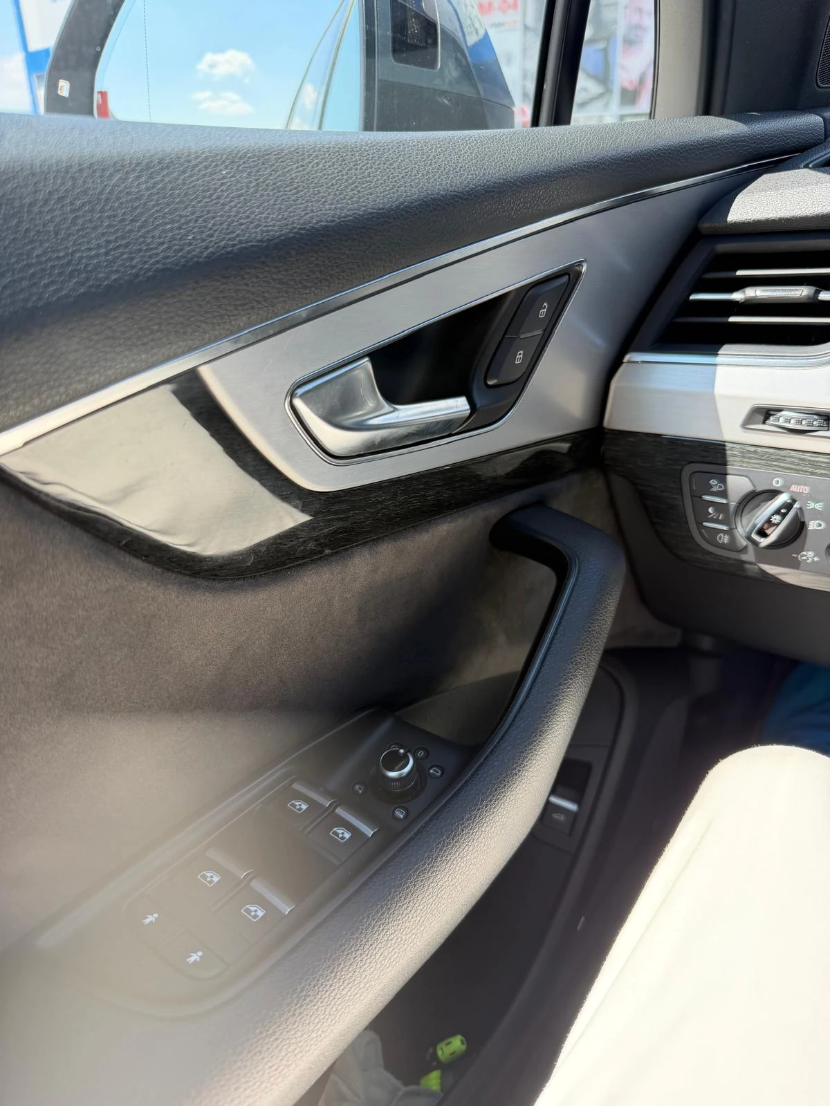 Audi Q7 3.0 TDI; S-Line; Quattro; LED; 7 местен, снимка 9 - Автомобили и джипове - 56216430