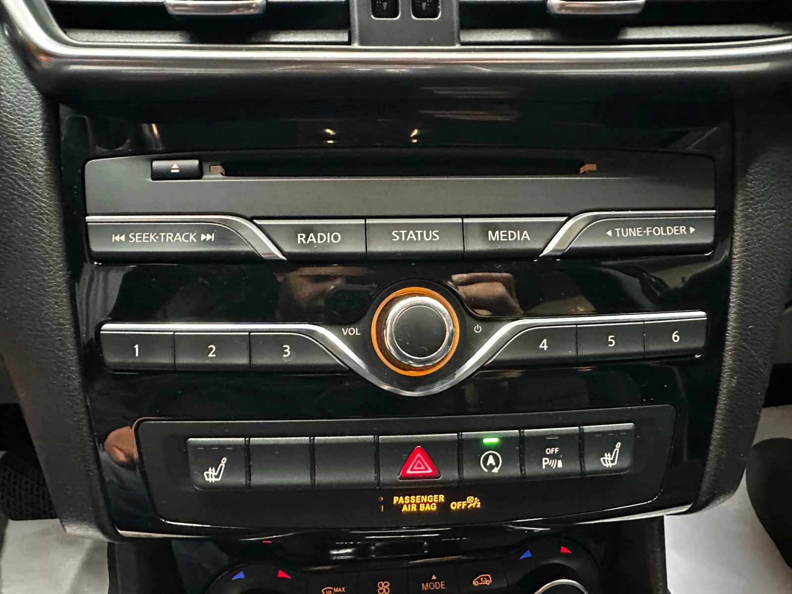Infiniti Q30 2.2d/Автомат/Реални километри, снимка 13 - Автомобили и джипове - 56271786