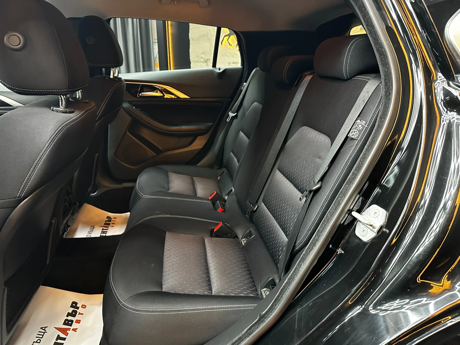 Infiniti Q30 2.2d/Автомат/Реални километри, снимка 9 - Автомобили и джипове - 56271786