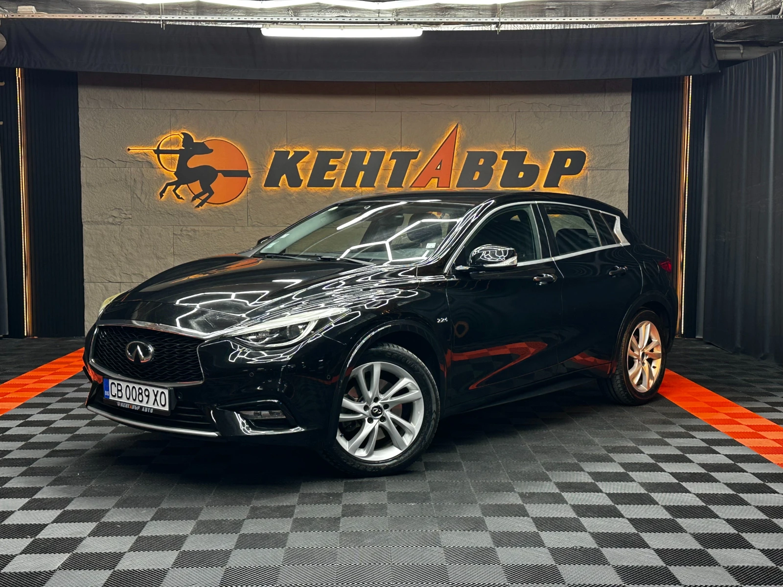 Infiniti Q30 2.2d/Автомат/Реални километри