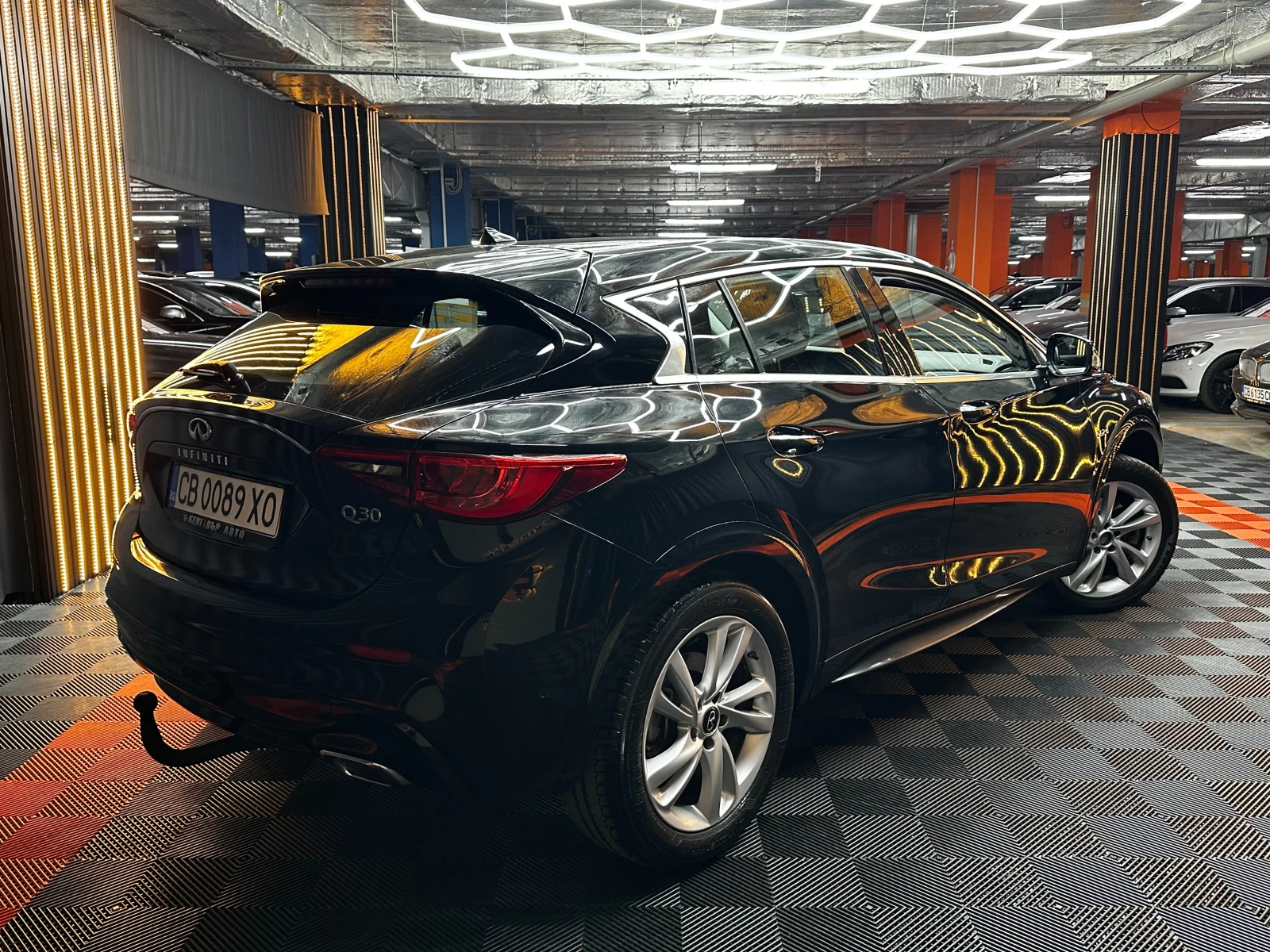 Infiniti Q30 2.2d/Автомат/Реални километри, снимка 5 - Автомобили и джипове - 56271786