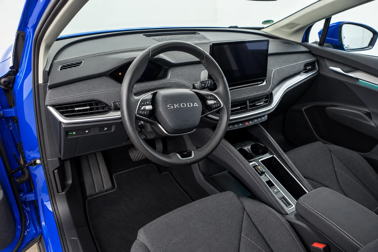 Skoda Elroq 63kWh, снимка 6 - Автомобили и джипове - 56651133