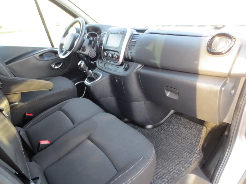 Renault Trafic 2.0DCI, снимка 12 - Бусове и автобуси - 52650997