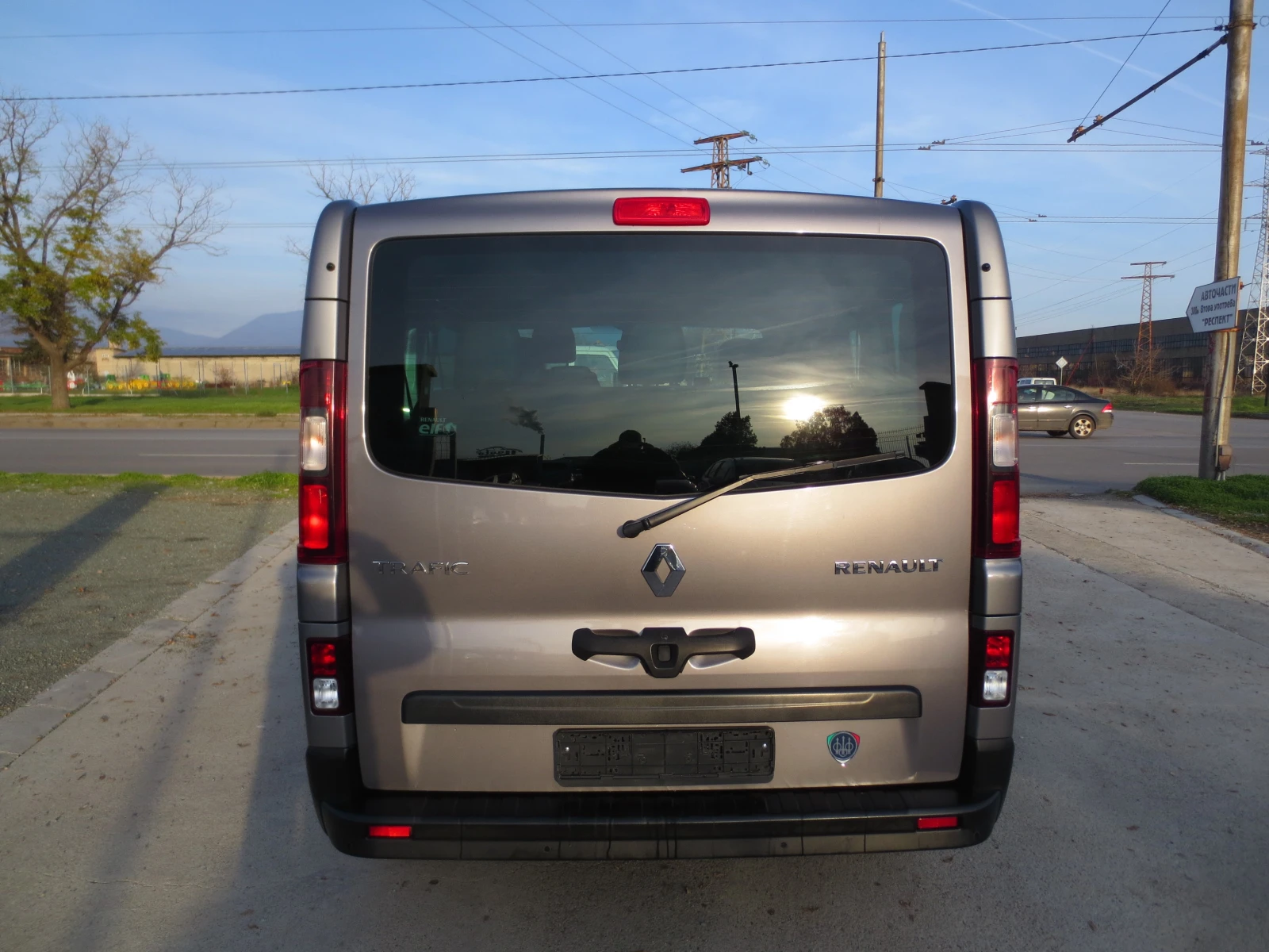 Renault Trafic 2.0DCI - изображение 6