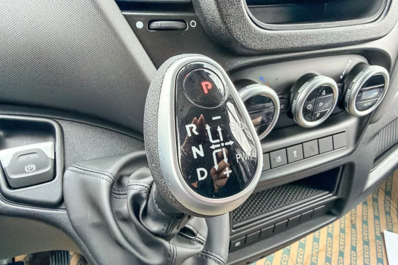 Iveco 35c18 Hi-Matic НОВ!!! MAX FULL, снимка 12 - Бусове и автобуси - 54345832