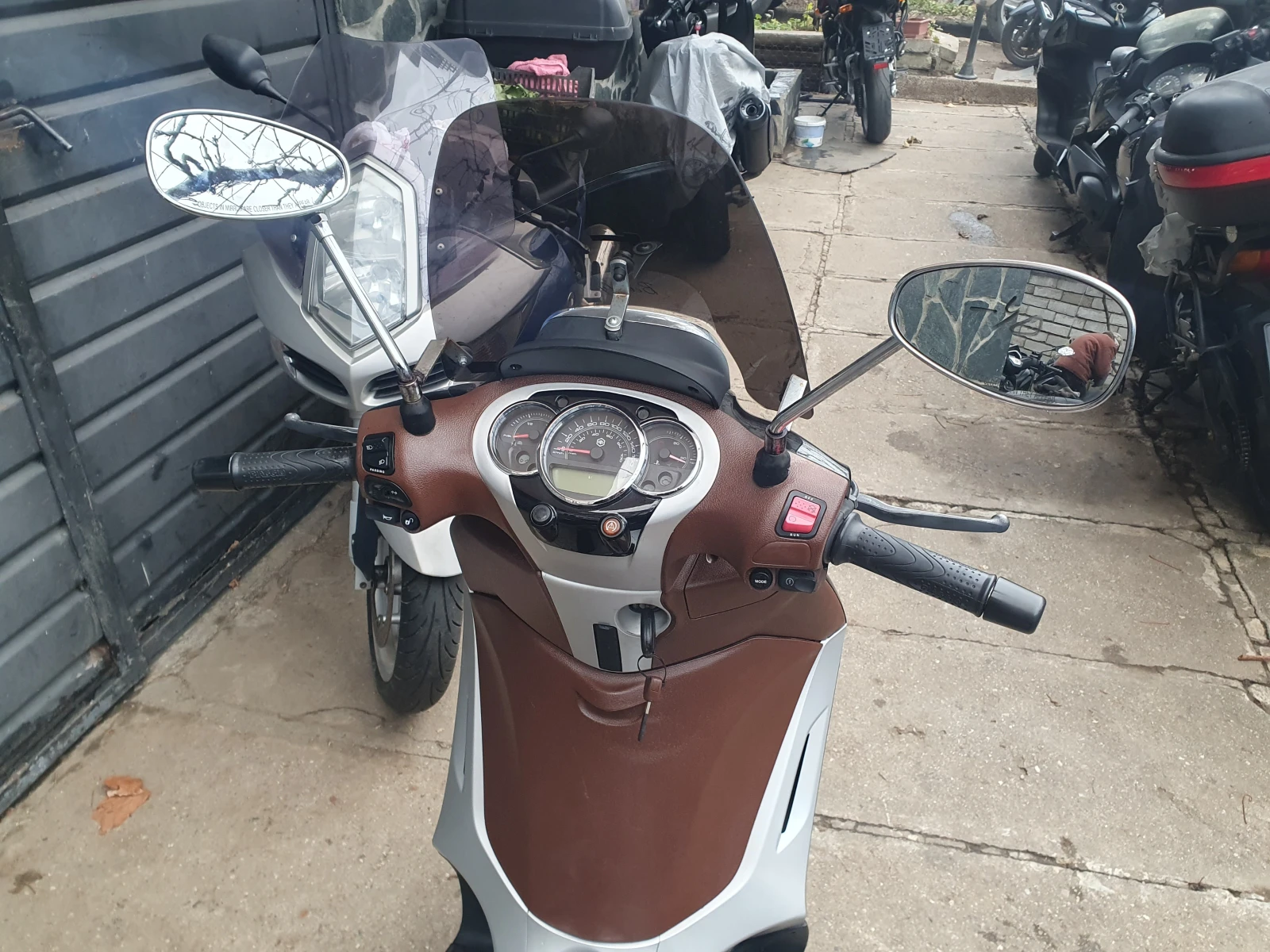 Piaggio Beverly 300i 2019 ABS/ASR - изображение 10