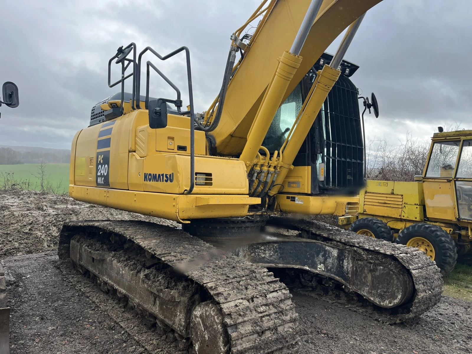 Багер Komatsu PC 240 NLC-11 3 КОФИ ЛИЗИНГ, снимка 3 - Индустриална техника - 53990816