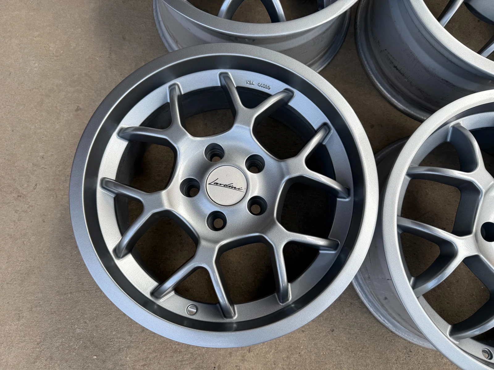 ������ | Mobile.bg � ����������� 4