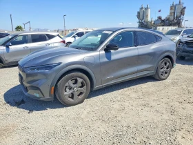 ������ Ford Mustang Mach-E