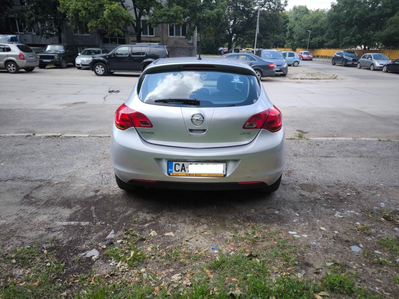 Opel Astra J, снимка 4 - Автомобили и джипове - 45960228