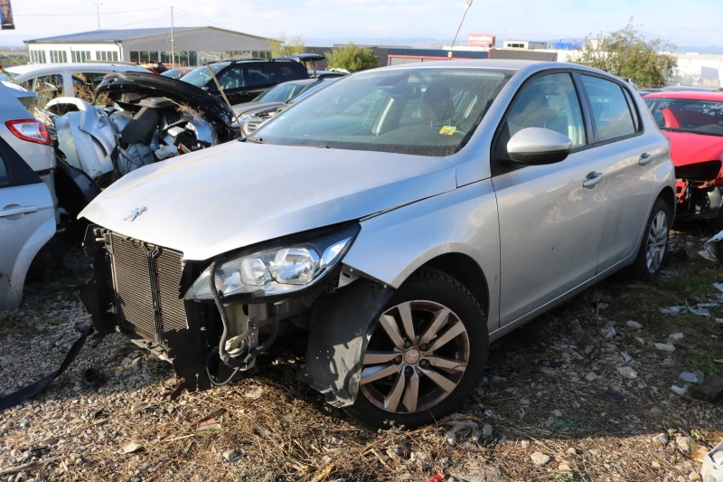 Peugeot 308 1.2 e-THP, снимка 3 - Автомобили и джипове - 47320784