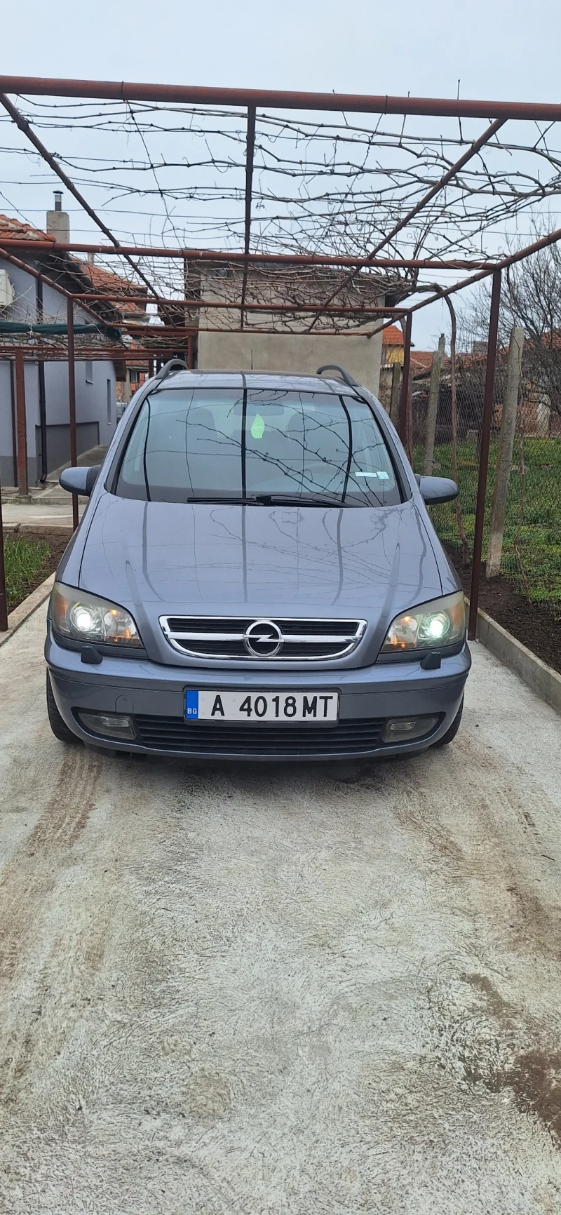 Opel Zafira 2.0 DTI, снимка 1 - Автомобили и джипове - 49321800