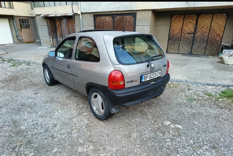 Opel Corsa Б 1.4си Спорт, снимка 4 - Автомобили и джипове - 49380667