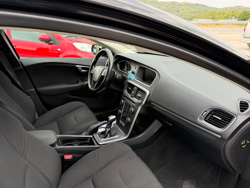 Volvo V40 2, 0D НОВ ВНОС !! НАВИГАЦИЯ !! , снимка 9 - Автомобили и джипове - 51548642
