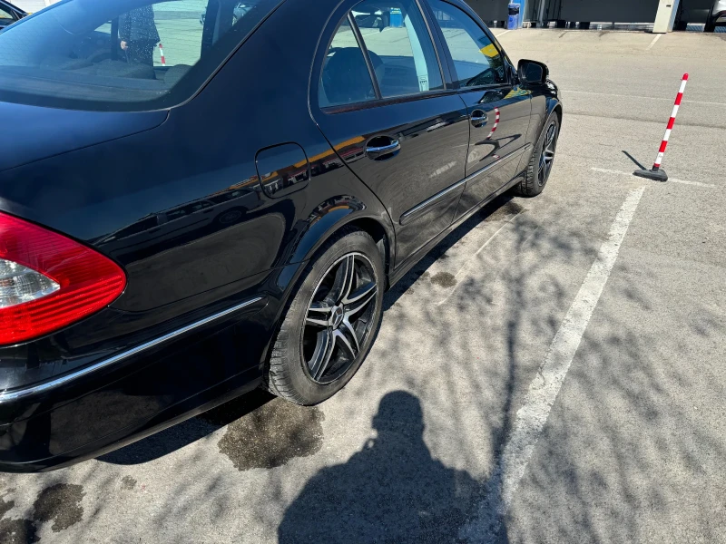 Mercedes-Benz E 320 AIRMATIC FACELIFT, снимка 5 - Автомобили и джипове - 52093411
