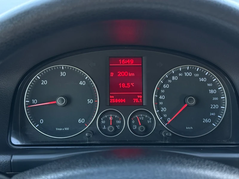 VW Touran 1.9TDi 105к.с 6ск. * Климатроник* * Навигация* , снимка 16 - Автомобили и джипове - 52243138