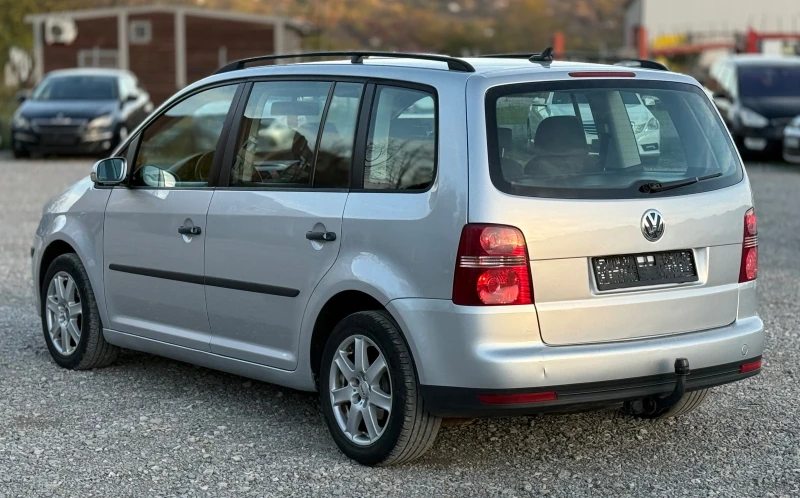 VW Touran 1.9TDi 105к.с 6ск. * Климатроник* * Навигация* , снимка 4 - Автомобили и джипове - 52243138