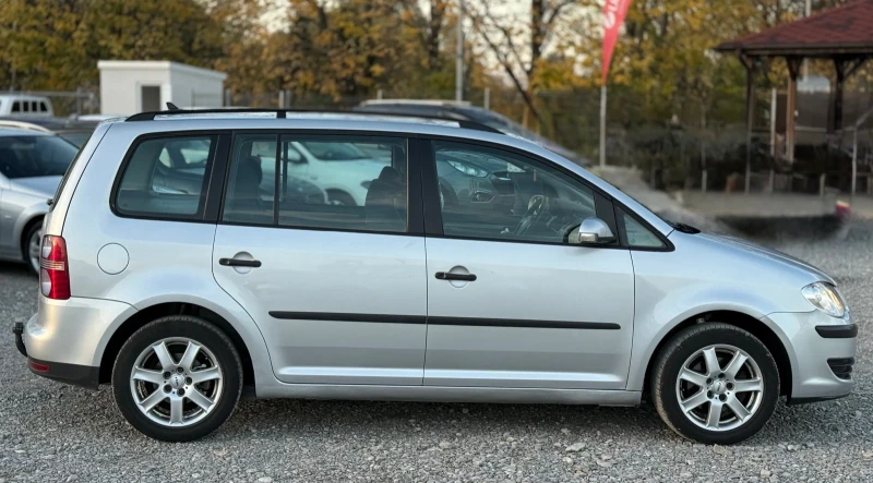 VW Touran 1.9TDi 105к.с 6ск. * Климатроник* * Навигация* , снимка 8 - Автомобили и джипове - 52243138