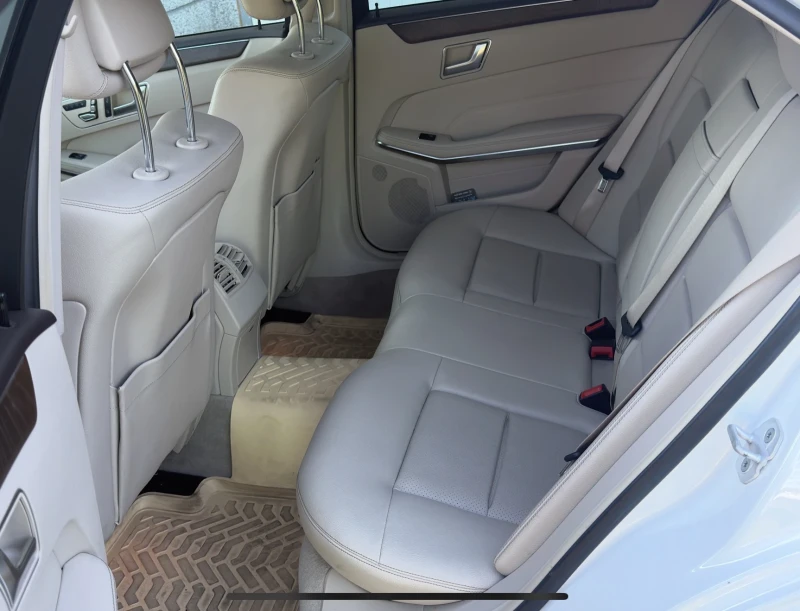 Mercedes-Benz E 350 - 79.500KM / КАСКО / ПОДГРЕВИ / ПАМЕТ, снимка 10 - Автомобили и джипове - 52417907
