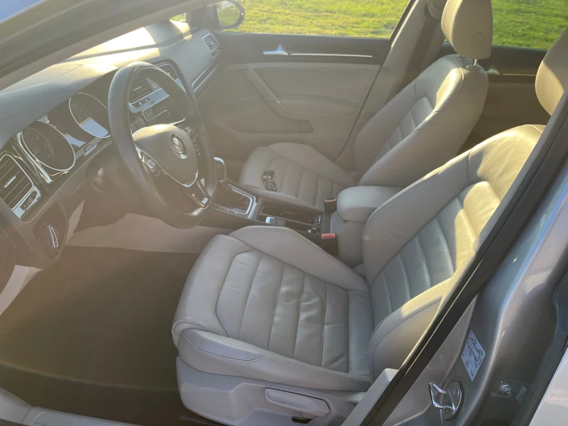 VW Golf 1.5 Turbo Top Full, снимка 13 - Автомобили и джипове - 52425749