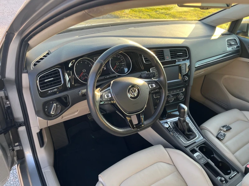 VW Golf 1.5 Turbo Top Full, снимка 14 - Автомобили и джипове - 52425749