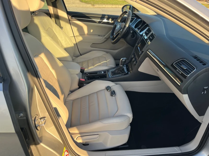 VW Golf 1.5 Turbo Top Full, снимка 8 - Автомобили и джипове - 52425749