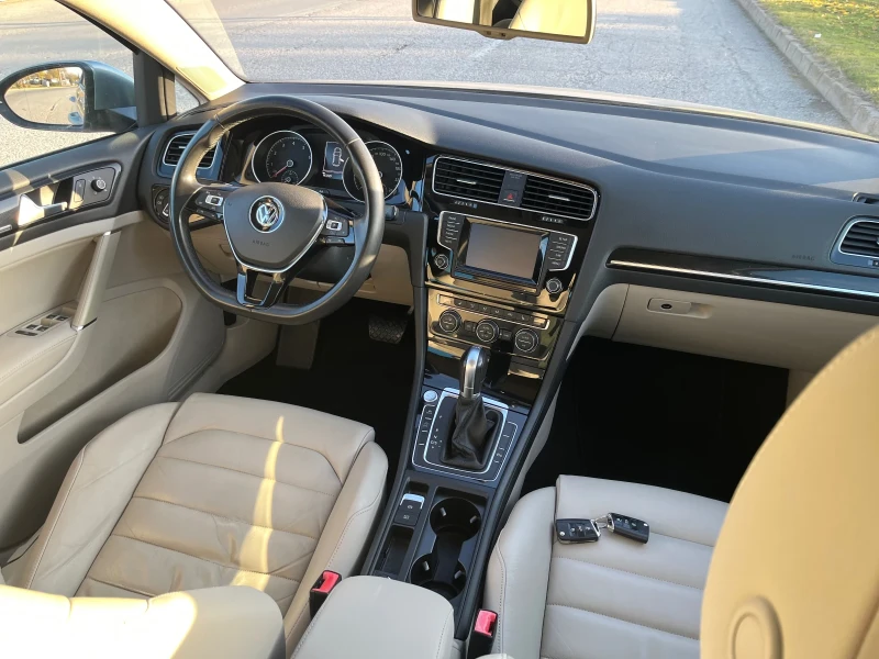 VW Golf 1.5 Turbo Top Full, снимка 11 - Автомобили и джипове - 52425749