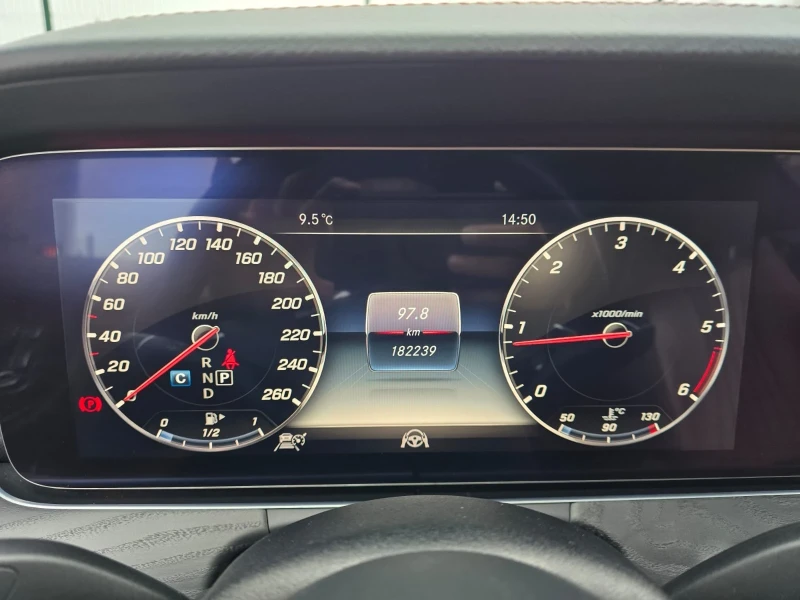 Mercedes-Benz E 220 4MATIC - AMG - Обдухване - BURMESTER, снимка 17 - Автомобили и джипове - 52645410