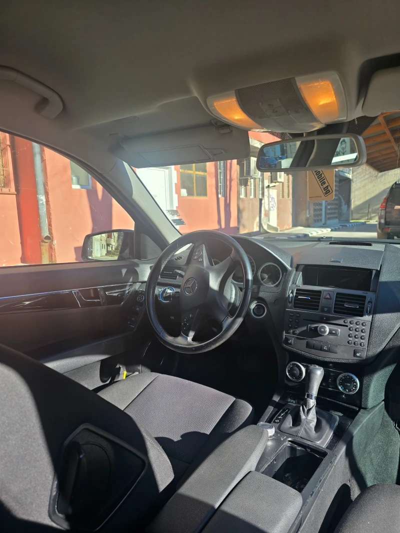 Mercedes-Benz C 220, снимка 8 - Автомобили и джипове - 53265444
