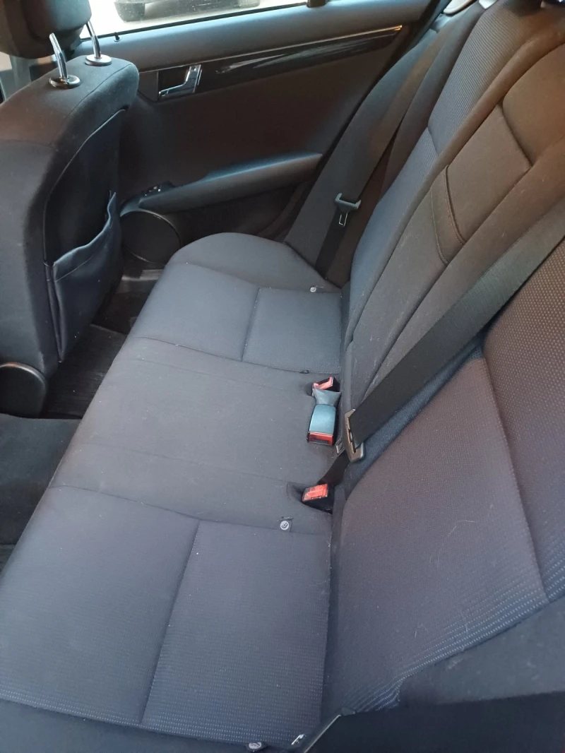 Mercedes-Benz C 220, снимка 10 - Автомобили и джипове - 53265444