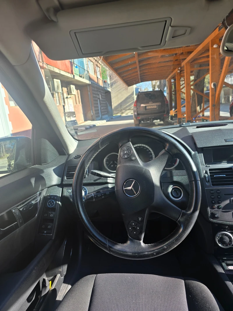 Mercedes-Benz C 220, снимка 7 - Автомобили и джипове - 53265444