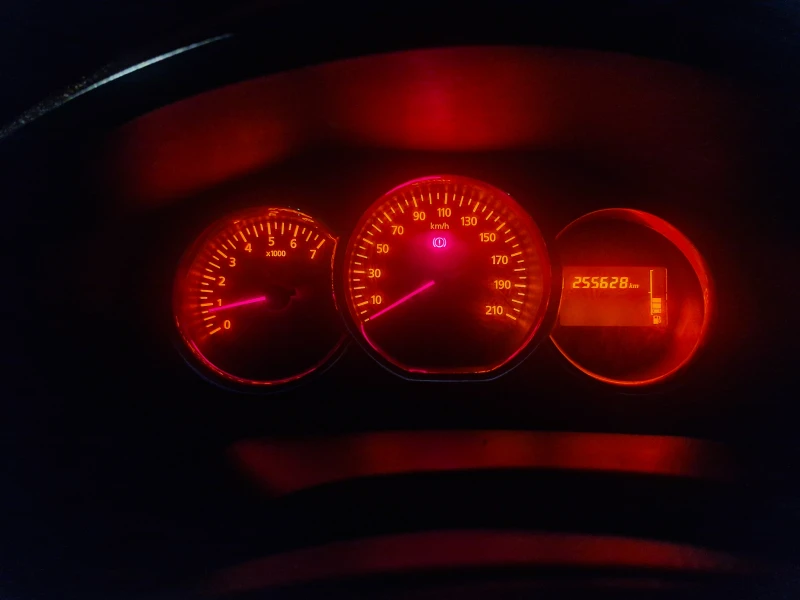 Dacia Sandero, снимка 6 - Автомобили и джипове - 53377105