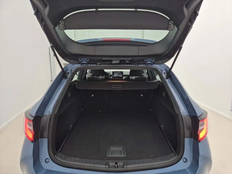 Toyota Corolla 1.8 hybrid, снимка 12 - Автомобили и джипове - 53534301