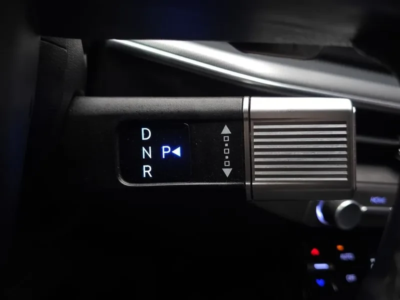 Hyundai Grandeur, снимка 9 - Автомобили и джипове - 54832204