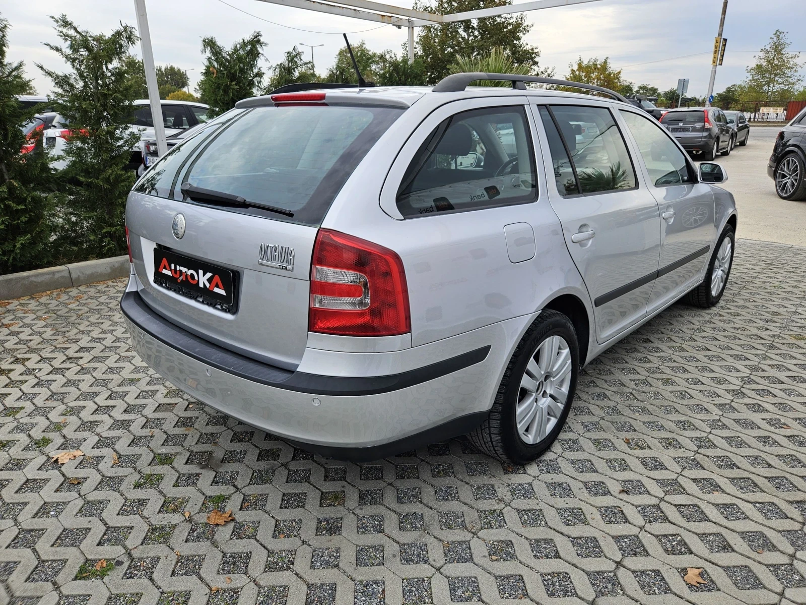 Skoda Octavia 1.9TDI-105кс= АВТОПИЛОТ= НАВИ= КАМЕРА= КЛИМАТРОНИК - изображение 3