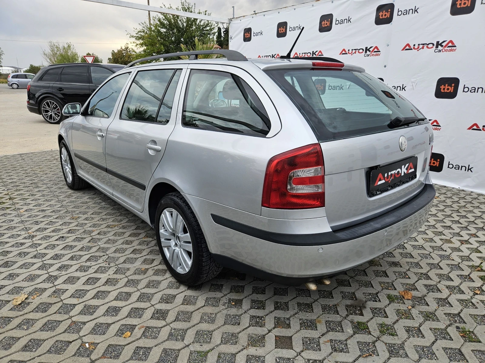 Skoda Octavia 1.9TDI-105кс= АВТОПИЛОТ= НАВИ= КАМЕРА= КЛИМАТРОНИК - изображение 5