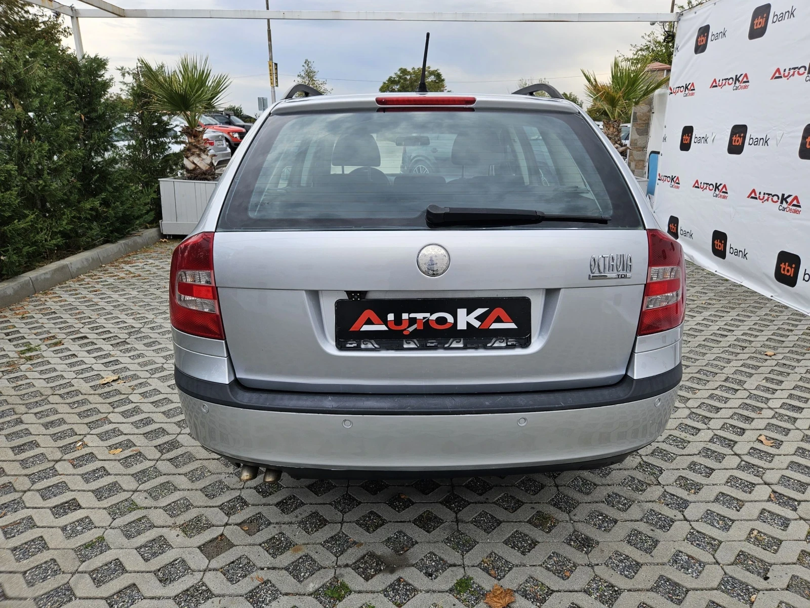 Skoda Octavia 1.9TDI-105кс= АВТОПИЛОТ= НАВИ= КАМЕРА= КЛИМАТРОНИК - изображение 4