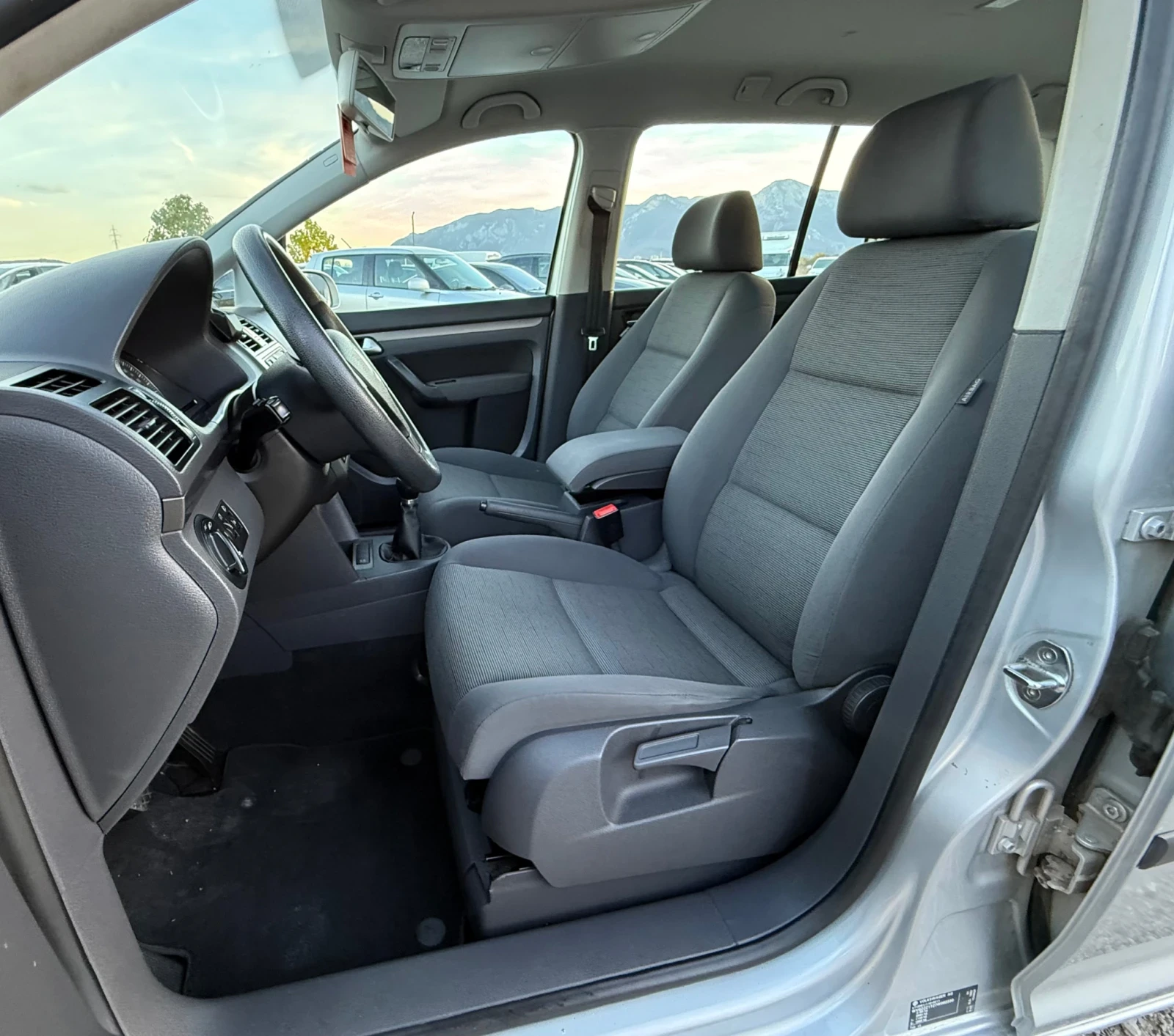 VW Touran 1.9TDi 105. 6. * * * *  | Mobile.bg   12